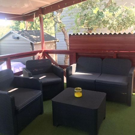 Charmant Mobil-Home Rocbaron Εξωτερικό φωτογραφία