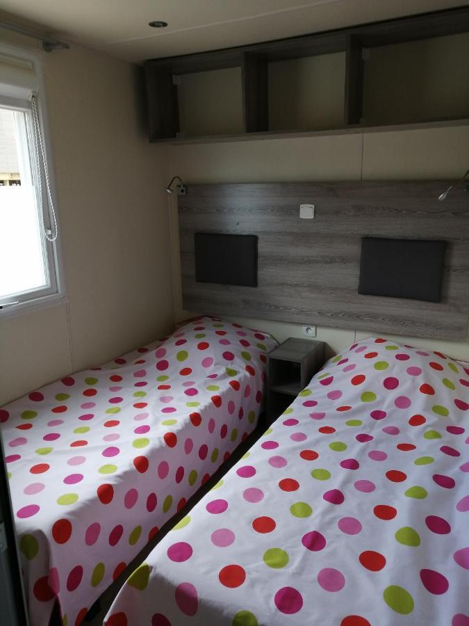 Charmant Mobil-Home Rocbaron Εξωτερικό φωτογραφία