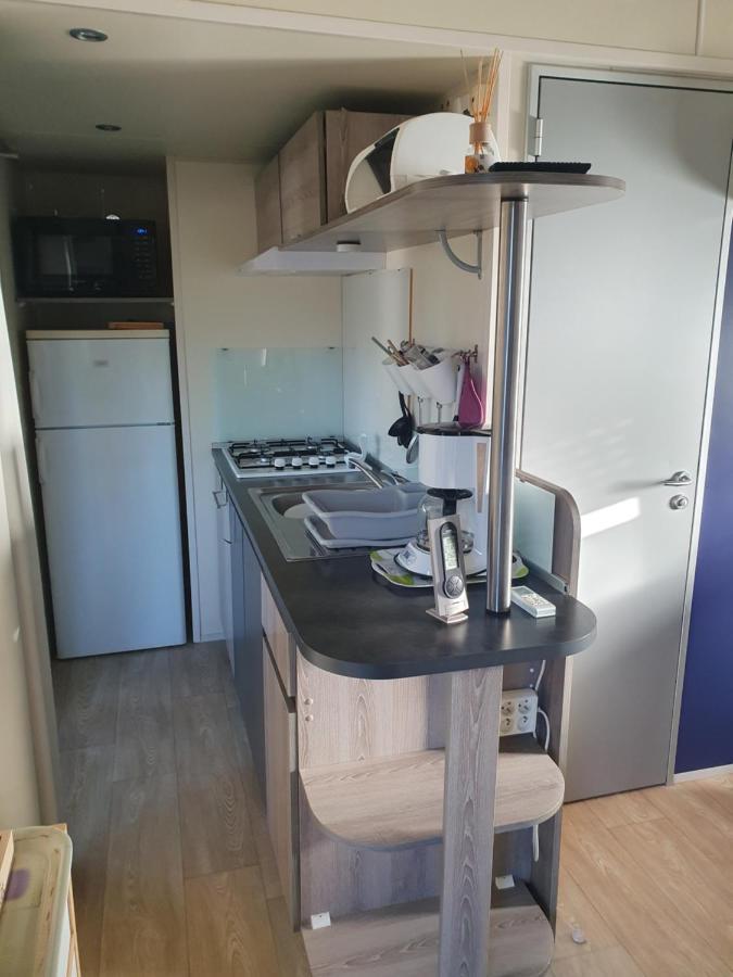 Charmant Mobil-Home Rocbaron Εξωτερικό φωτογραφία