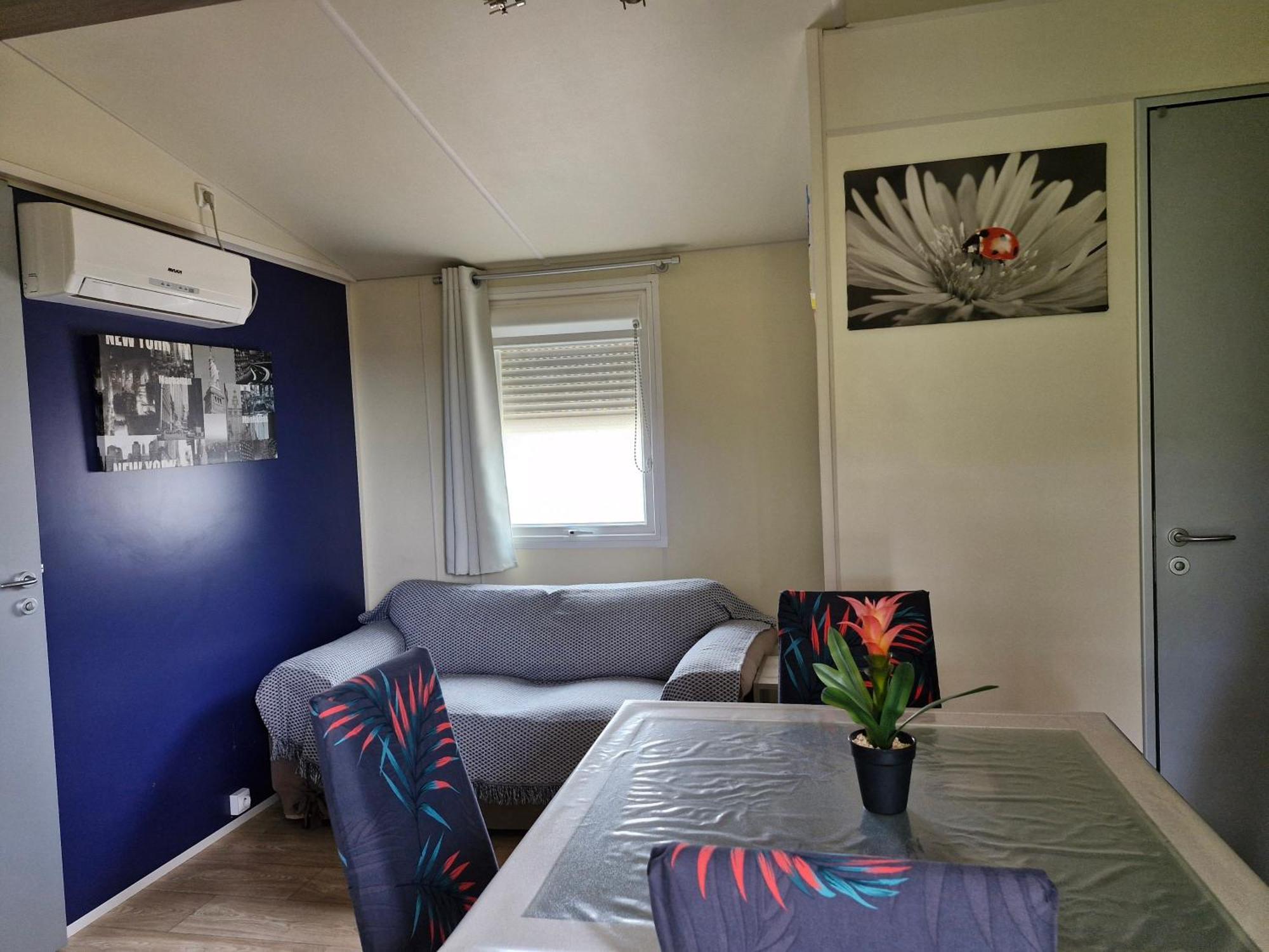 Charmant Mobil-Home Rocbaron Εξωτερικό φωτογραφία